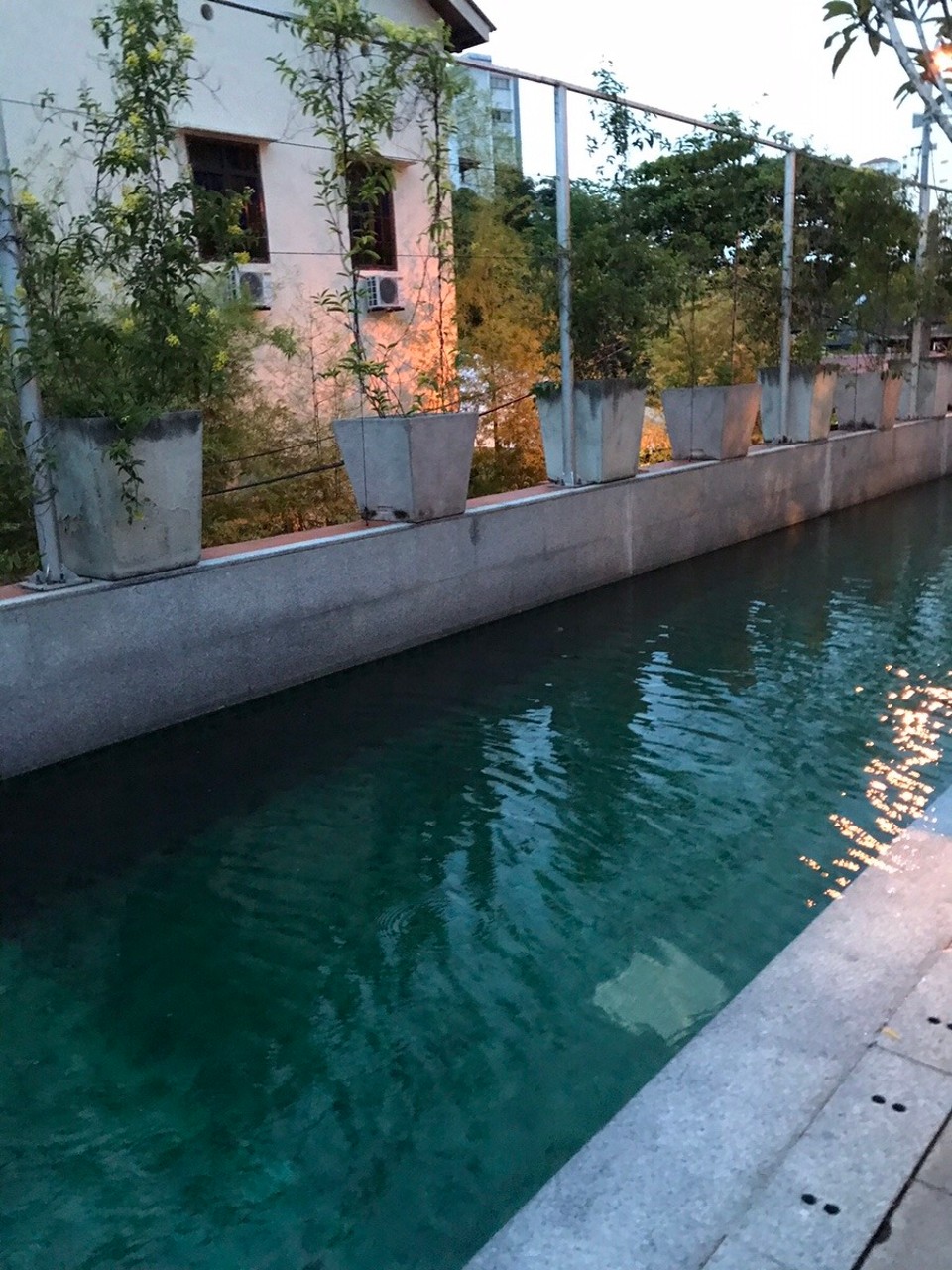 Malaysia - Georgetown - Roof top pool at Muntri Grove