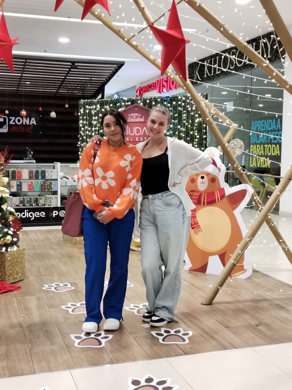 Costa Rica - San José - Gester simmer denn is Kino go Moana 2 luege well de Hund vode Sonia ja au Moana heisst. Sie ish echli enttüscht gsi dass im Film kein Dackel vorchunnt😂