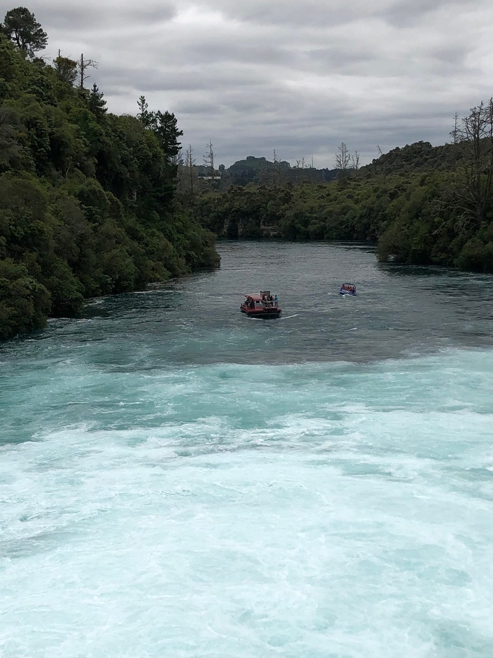 Neuseeland - Motutere - Touristische (Über-)Nutzung der Huka Falls