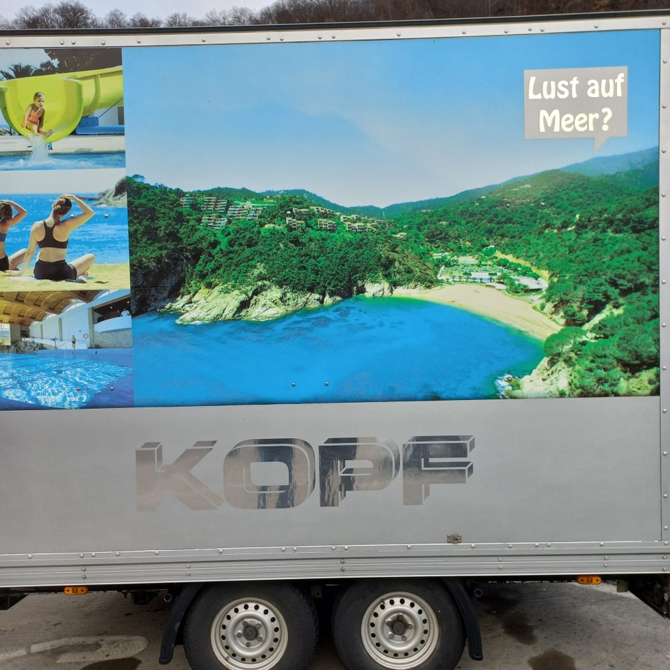 Italien - Genua - Unsere Koffer sind im passenden Anhänger.