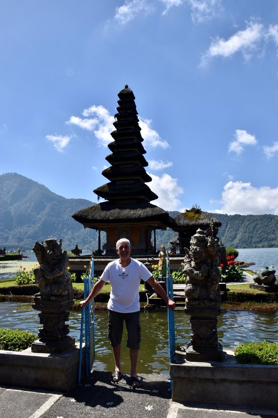 Indonesien - Tabanan - Pura Ulun Danu Bratan oder Pura Bratan ist ein bedeutender Wassertempel aus dem 17. Jahrhundert auf Bali, der der Göttin Shiva  gewidmet ist. 