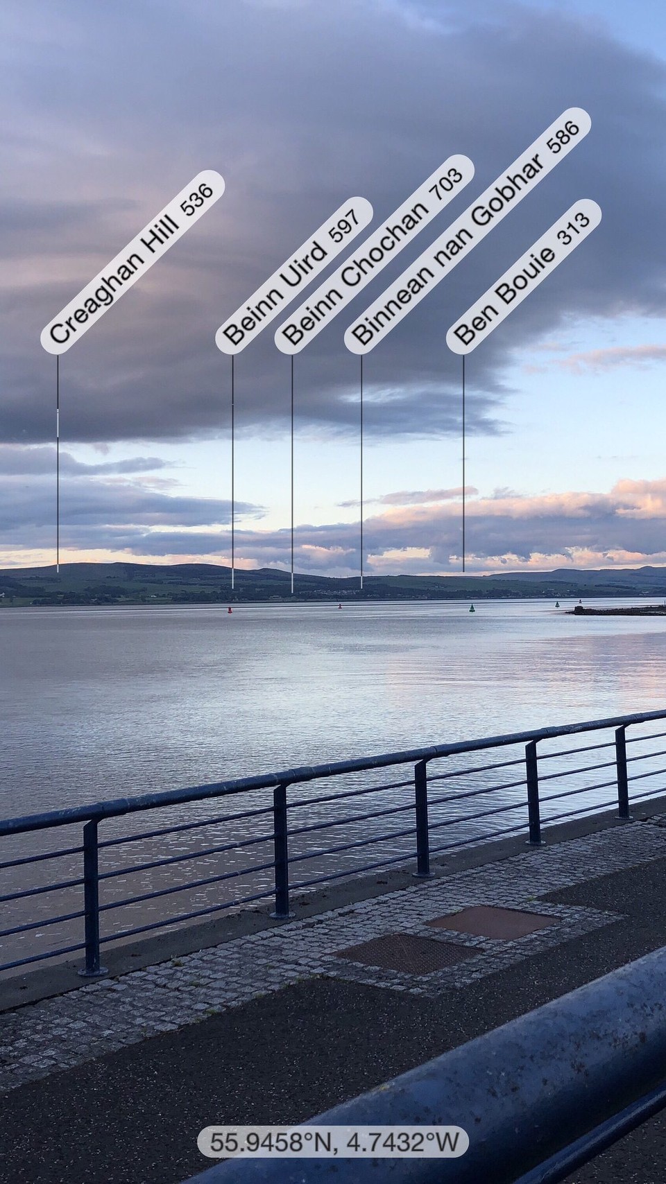 Vereinigtes Königreich - Greenock - Die Highlands, in denen ich gestern noch war. Dafür lohnt sich die Peakfinder-App ja sogar mal.
