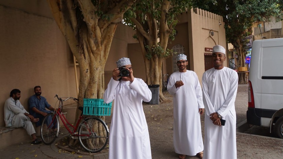 Oman -  - Die hatten Spaß - da gab es wohl eine neue Kamera geschenkt