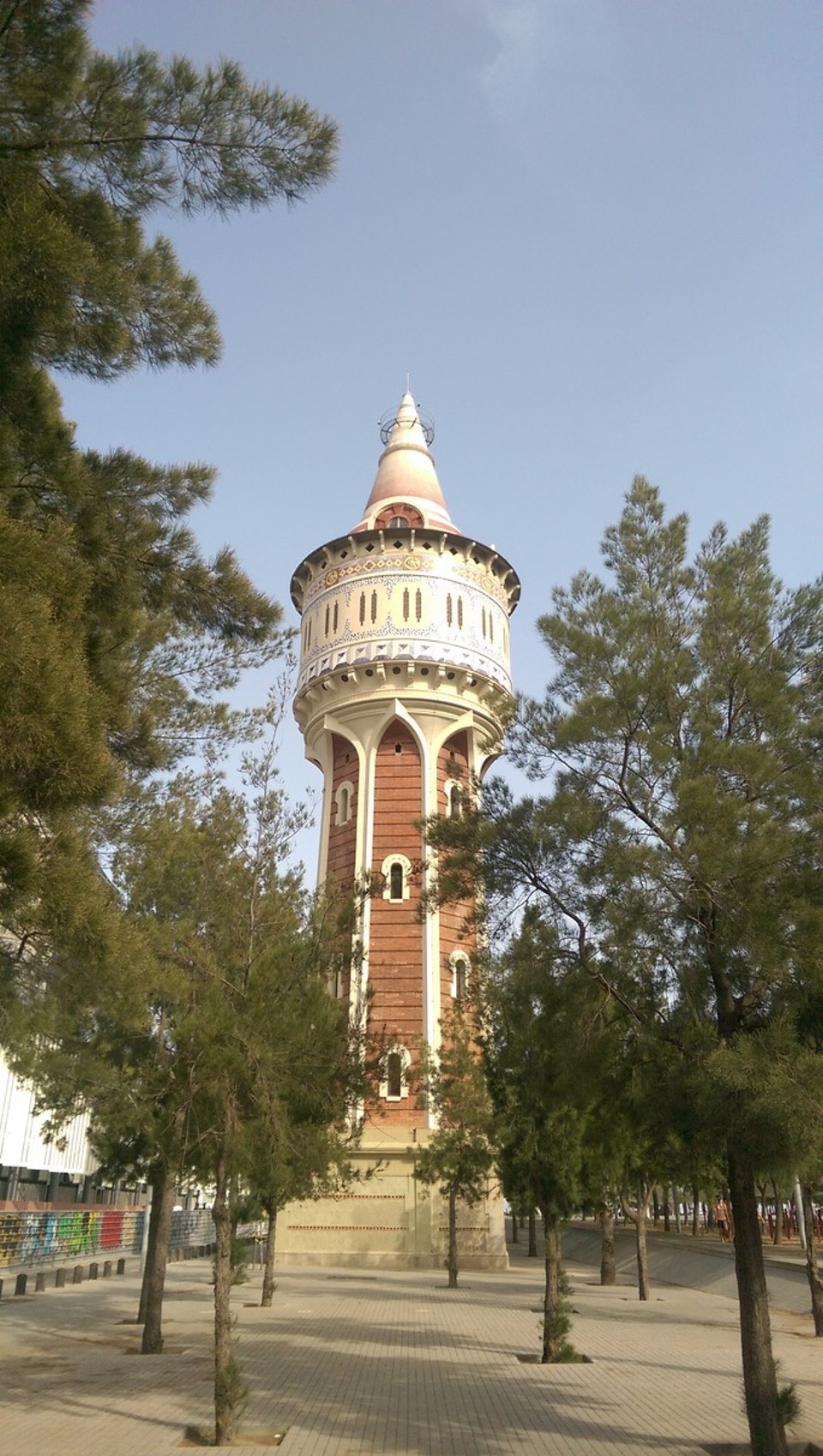 Spanien - Platja del Bogatell - Bockenheimer Warte auf Spanisch.