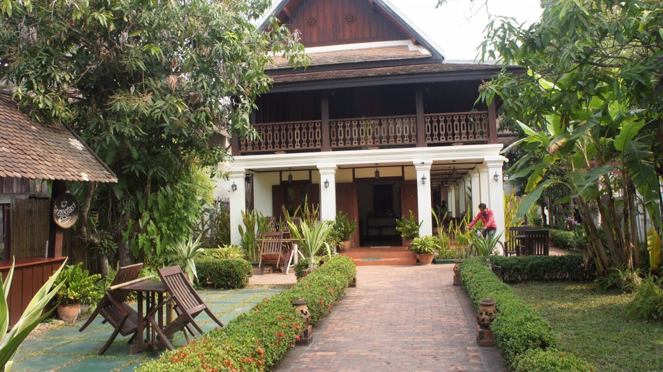 Laos - Luang Prabang - Restaurierte Villen zeugen von der Zeit als französische Kolonie 