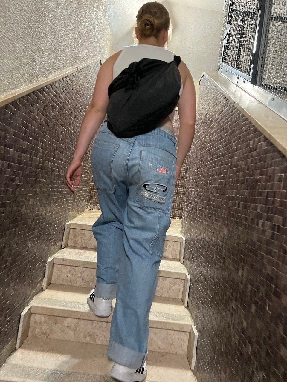 Portugal - Almada - Mit Fahrstuhl geht’s fast bis ganz nach oben, die letzten Stufen dann zu Fuß. 