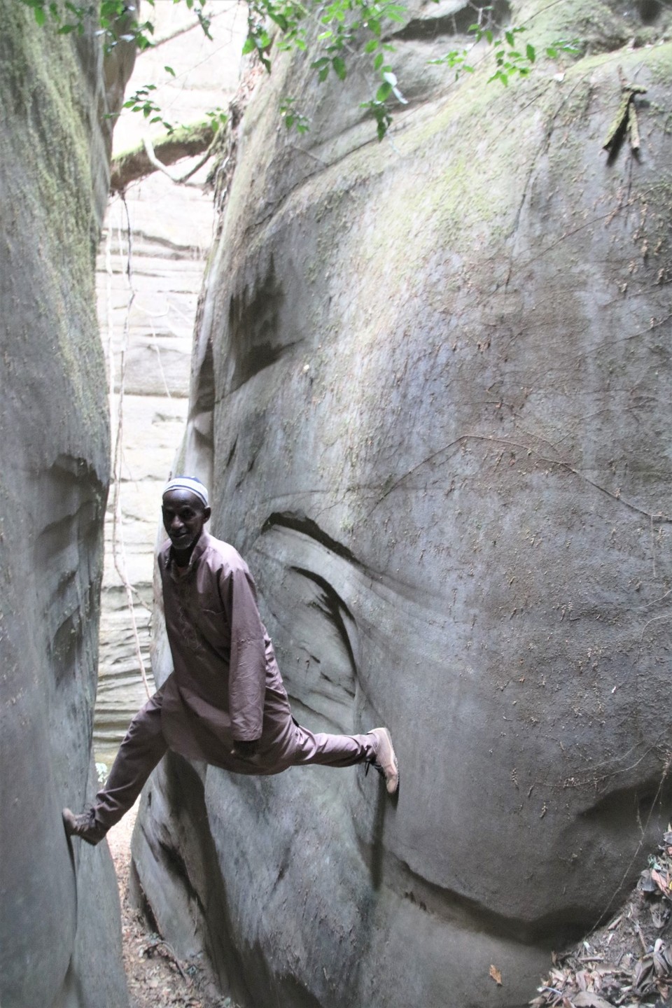Guinea - Douki - Indiana Jones Tour
