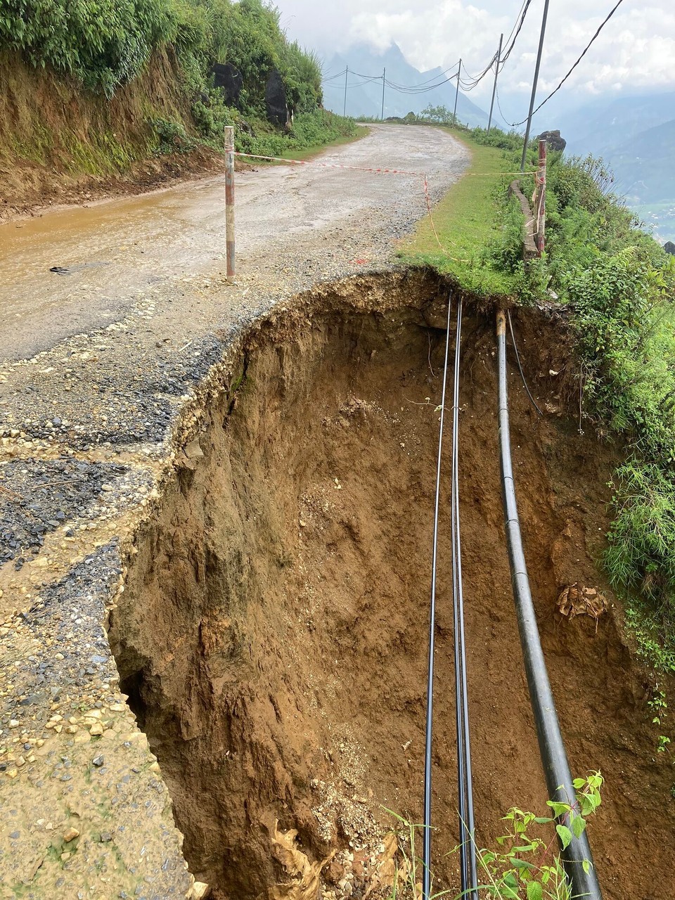 Vietnam - Sa Pa - Vielleicht sollten sie lieber erstmal die Straße reparieren 🫣
