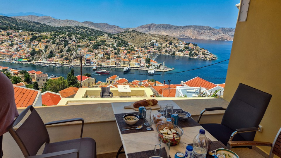 Griechenland - Symi - Ausblick, Bild zwei. Man kann das gar nicht auf einem Foto festhalten.