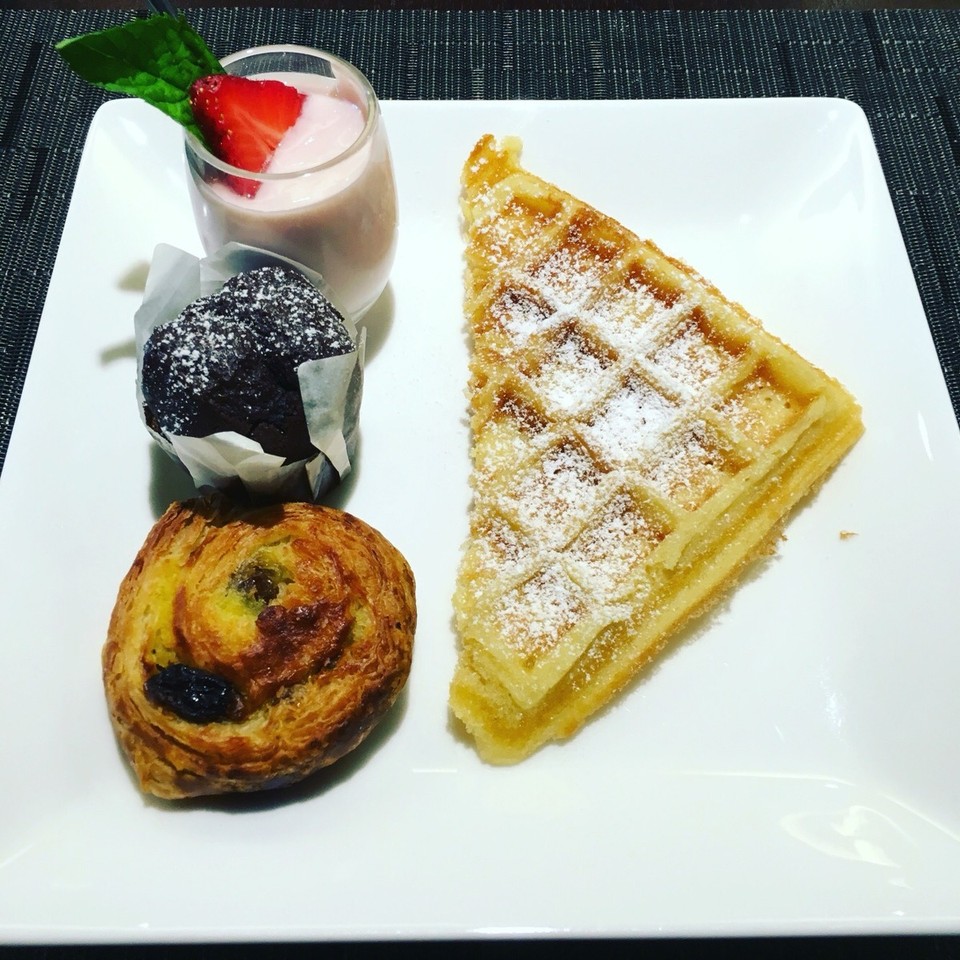 Deutschland - Frankfurt am Main - In der Lounge zu frühstücken hat einfach was.