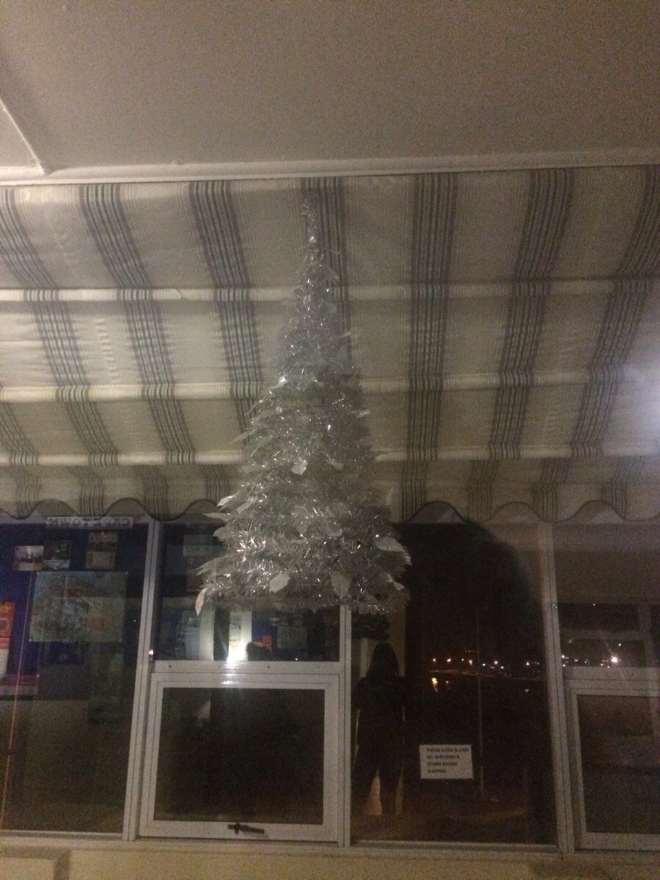 Südafrika - Cape Town - Weihnachtsbaum an der Decke #kitschig 