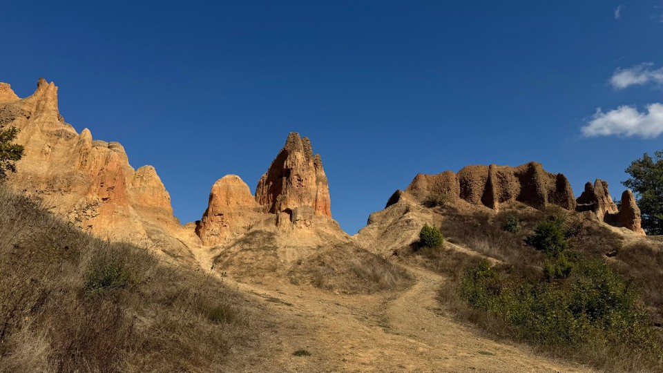 Bosnien und Herzegowina - Jajce - Die Sand Pyramiden (Pješčane-Pyramide) nahe der Stadt Foča sind eine einzigartige natürliche Felsformation.
