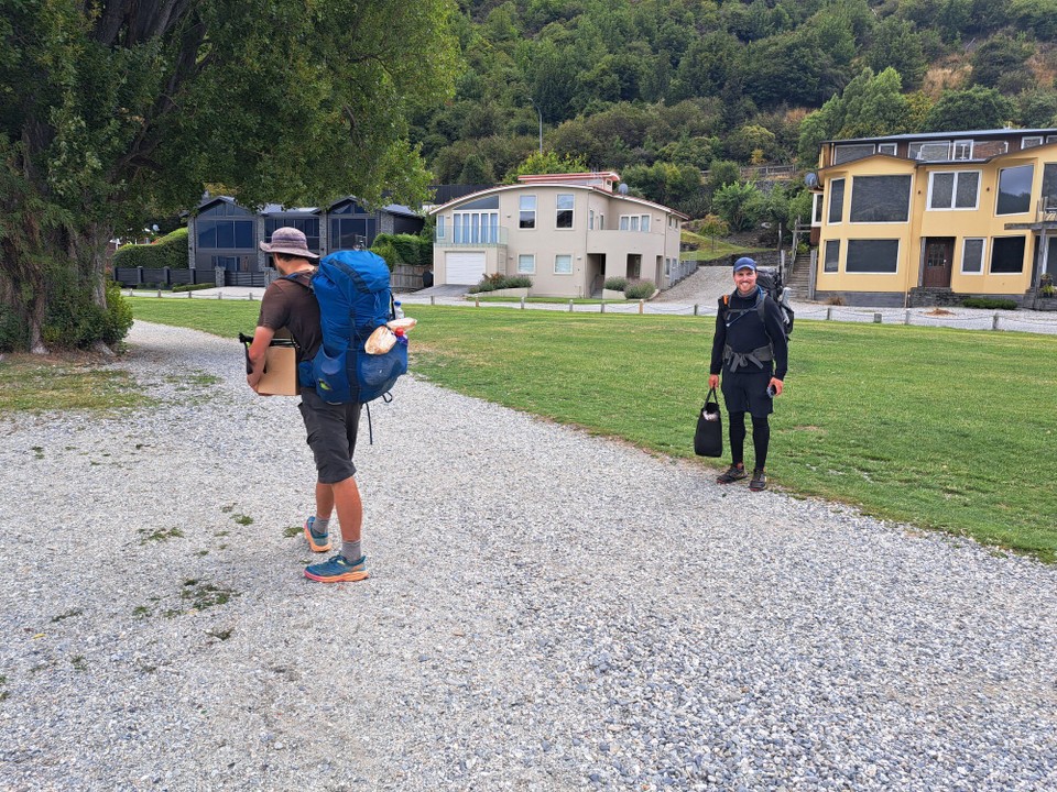 Neuseeland - Queenstown - Lennart und Tobi haben eingekauft 