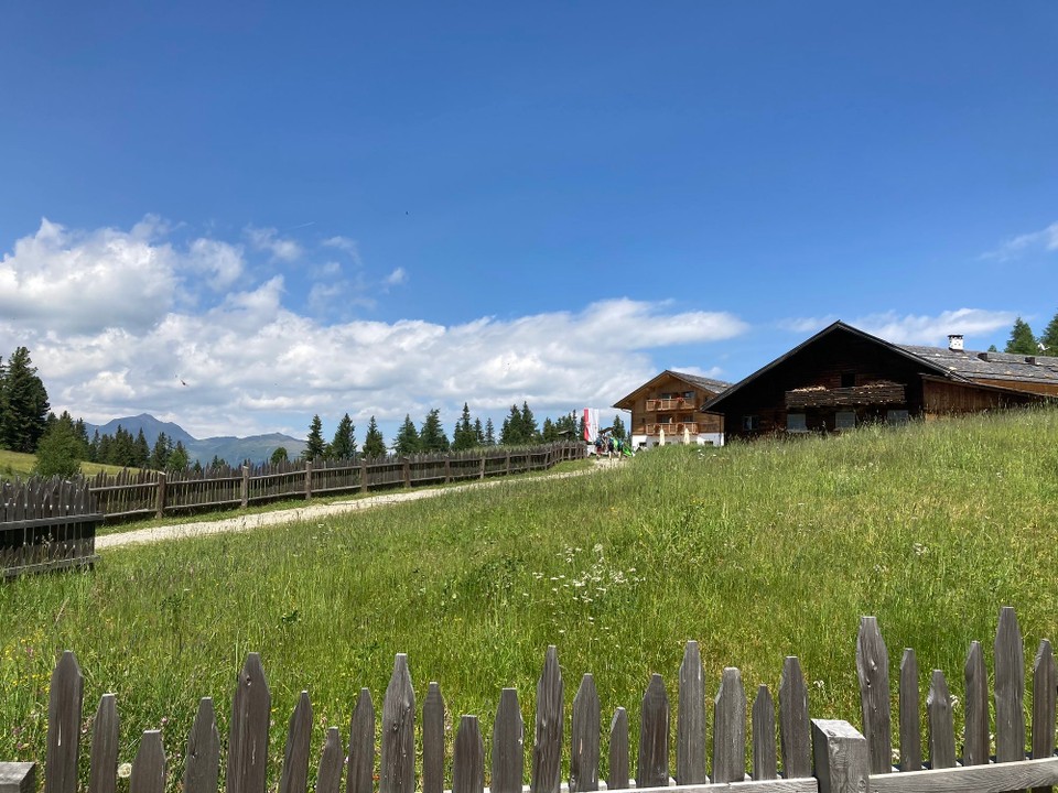 Ort bestimmen … -  - Auf der Roneralm einen Kaiserschmarren 