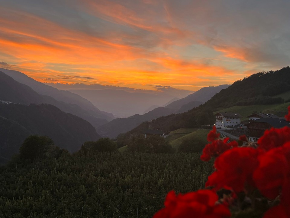 Italien - Bozen - Sonnenuntergang vom Balkon aus