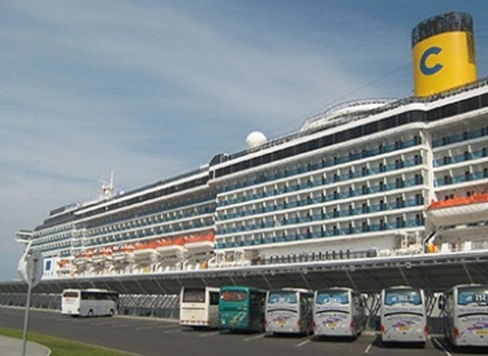  - Italien, Civitavecchia - Die Busse stehen parat