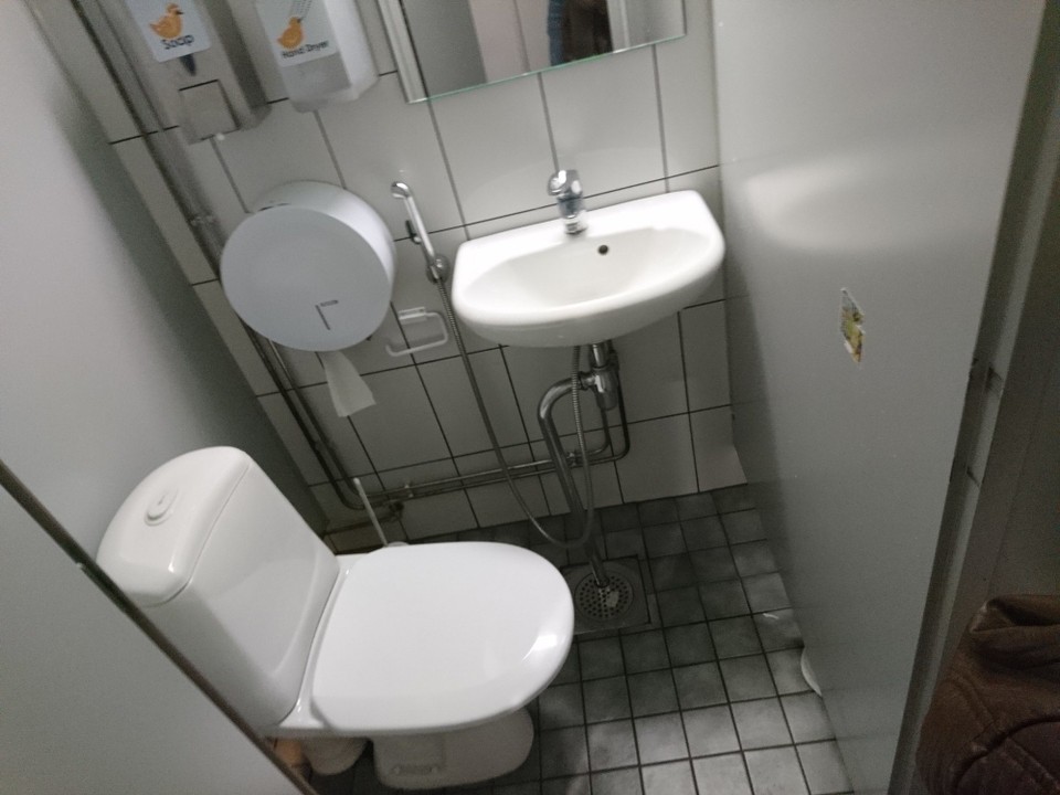 Finnland - Vantaa - Ein zugegebener maßen wirklich sauberes Bad :)