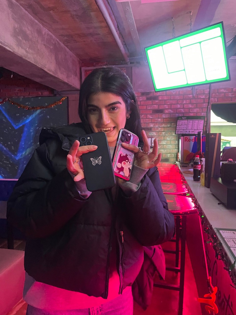 대한민국 - 서울특별시 - Mir gönd au Handys go uflese, wo üsi Fründe i de Clubs liggelönd. I dem Zämehang bini übrigens für e Fotoshooting aagfroget worde, bi also s erst mol gscoutet worde (wenn die wüsst wie i bim fötele cringe)😅