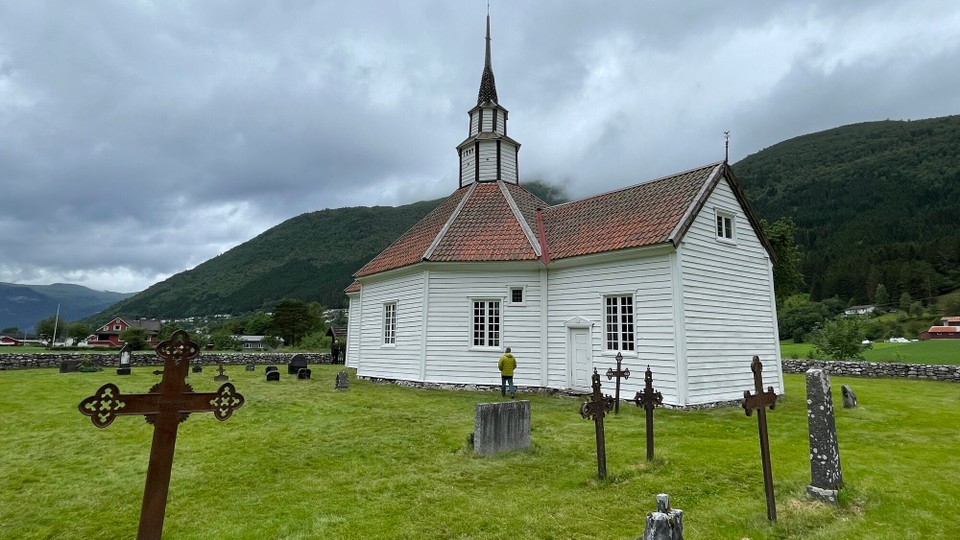 Norwegen - Åndalsnes - kleines unscheinbares Kirchlein 
