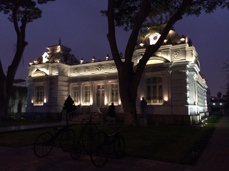 Peru - La Molina - Tour through barranco with our special tour guide. Gracias Vanessa!