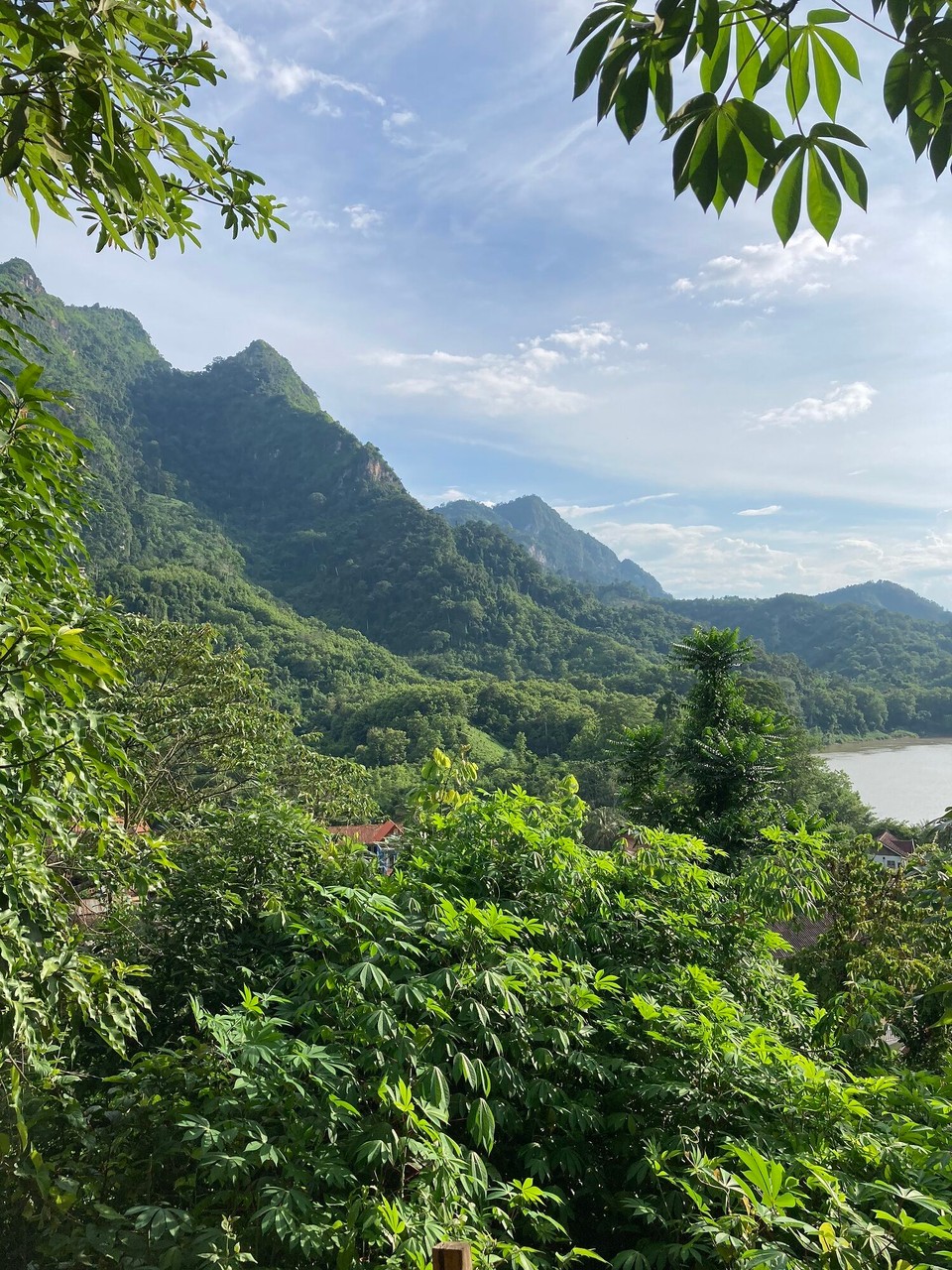 Laos - Ngoi - 