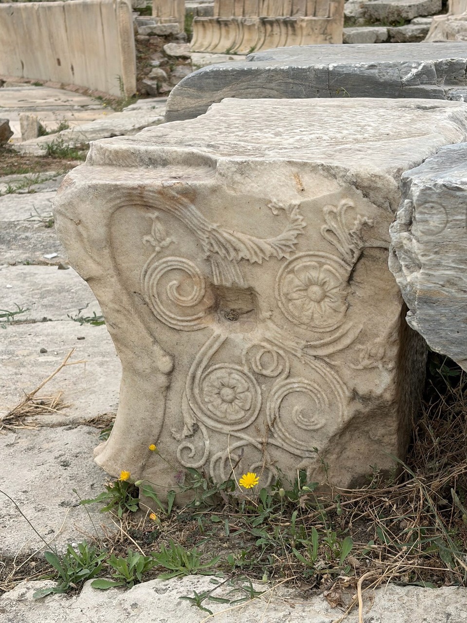 Griechenland - Athen - Heute sollte es sich passend zu Gülsens Geburtstag viel um alte Steine drehen.