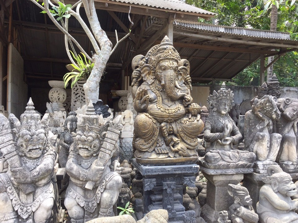  - Indonesien, Gianyar, 80571 - Steinmetz Arbeiten