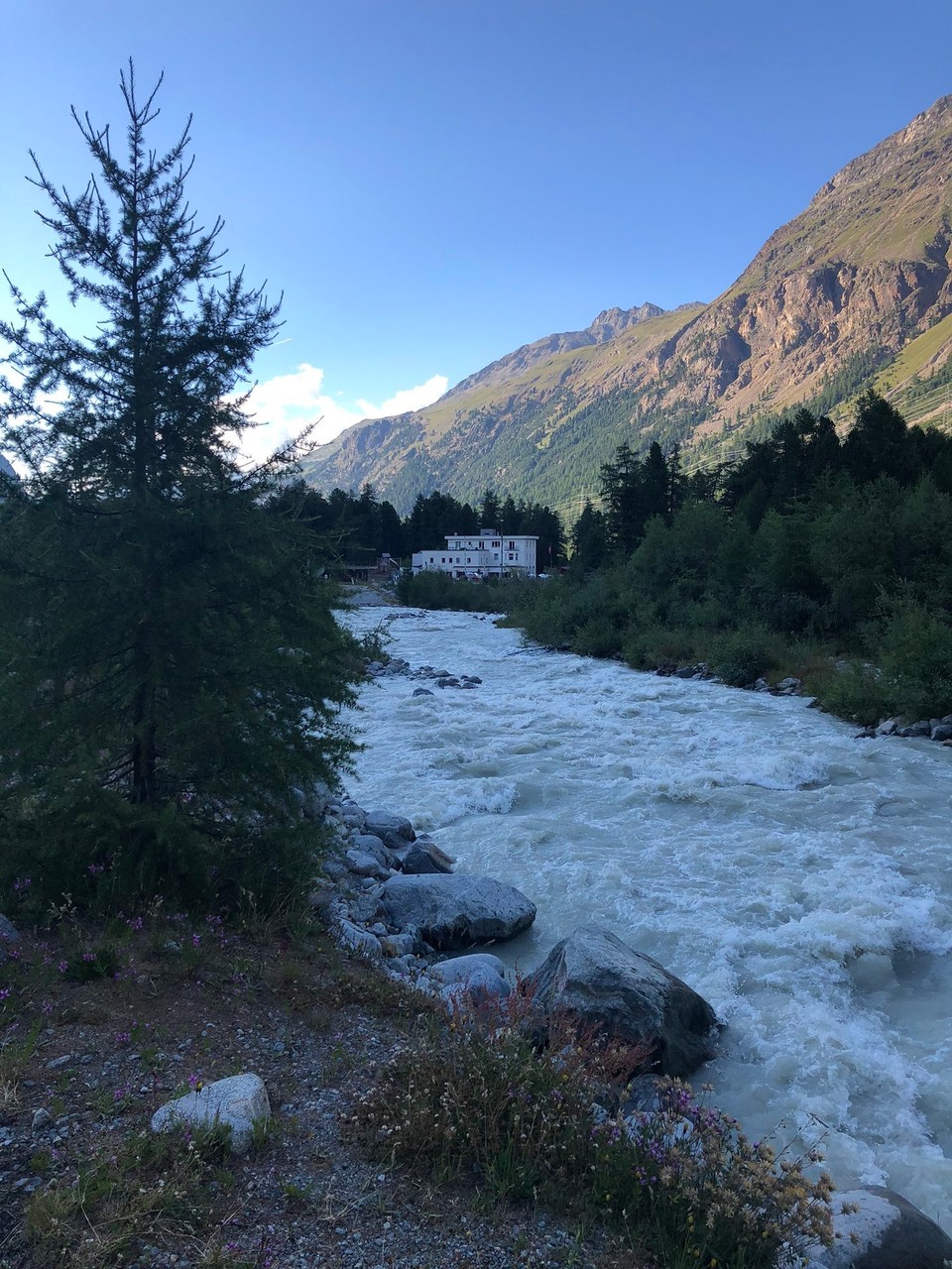 Schweiz - Pontresina - ...der Gletscherbach rauscht dahin. ..