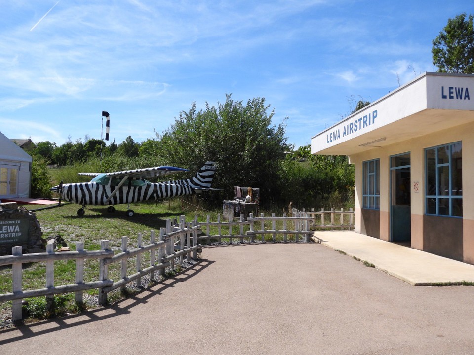 Schweiz - Zürich - Man kann mit dem kleinen Flugzeug anreisen.....