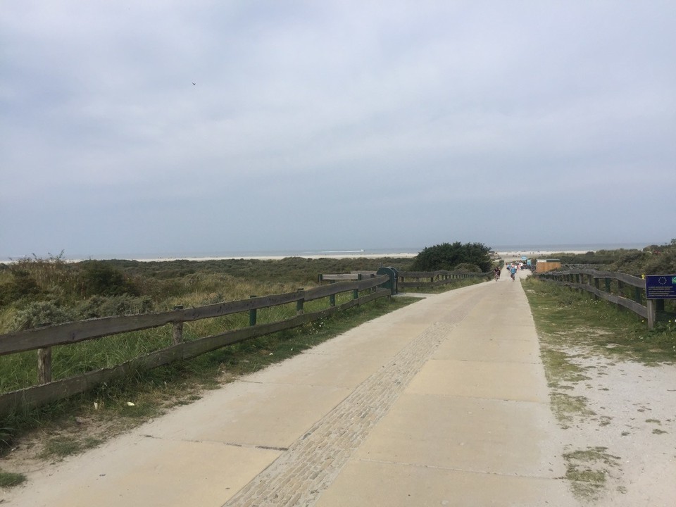 Niederlande - Schiermonnikoog - Zum endlos langen Sandstrand. Suppii!