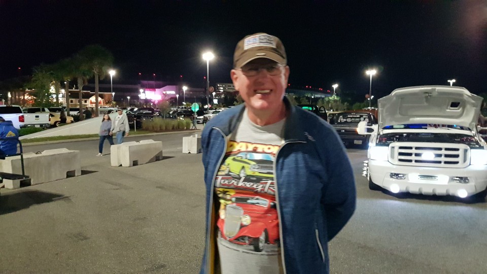 USA - Daytona Beach - Car Show abends. Detlef in seinem Element