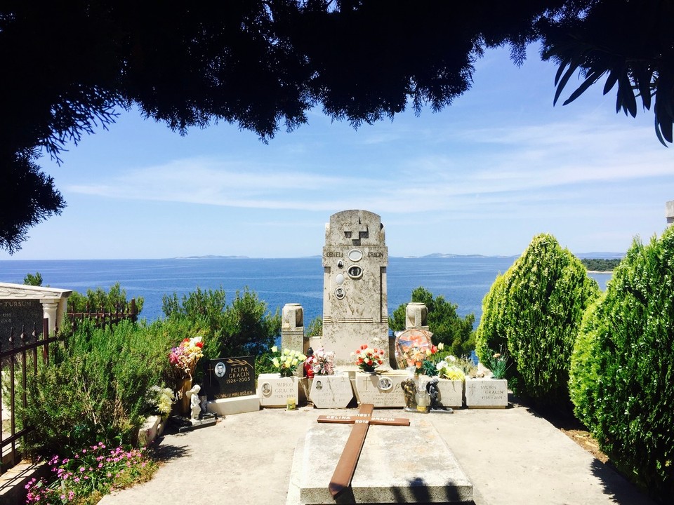 Kroatien - Primošten - Idylischer Friedhof