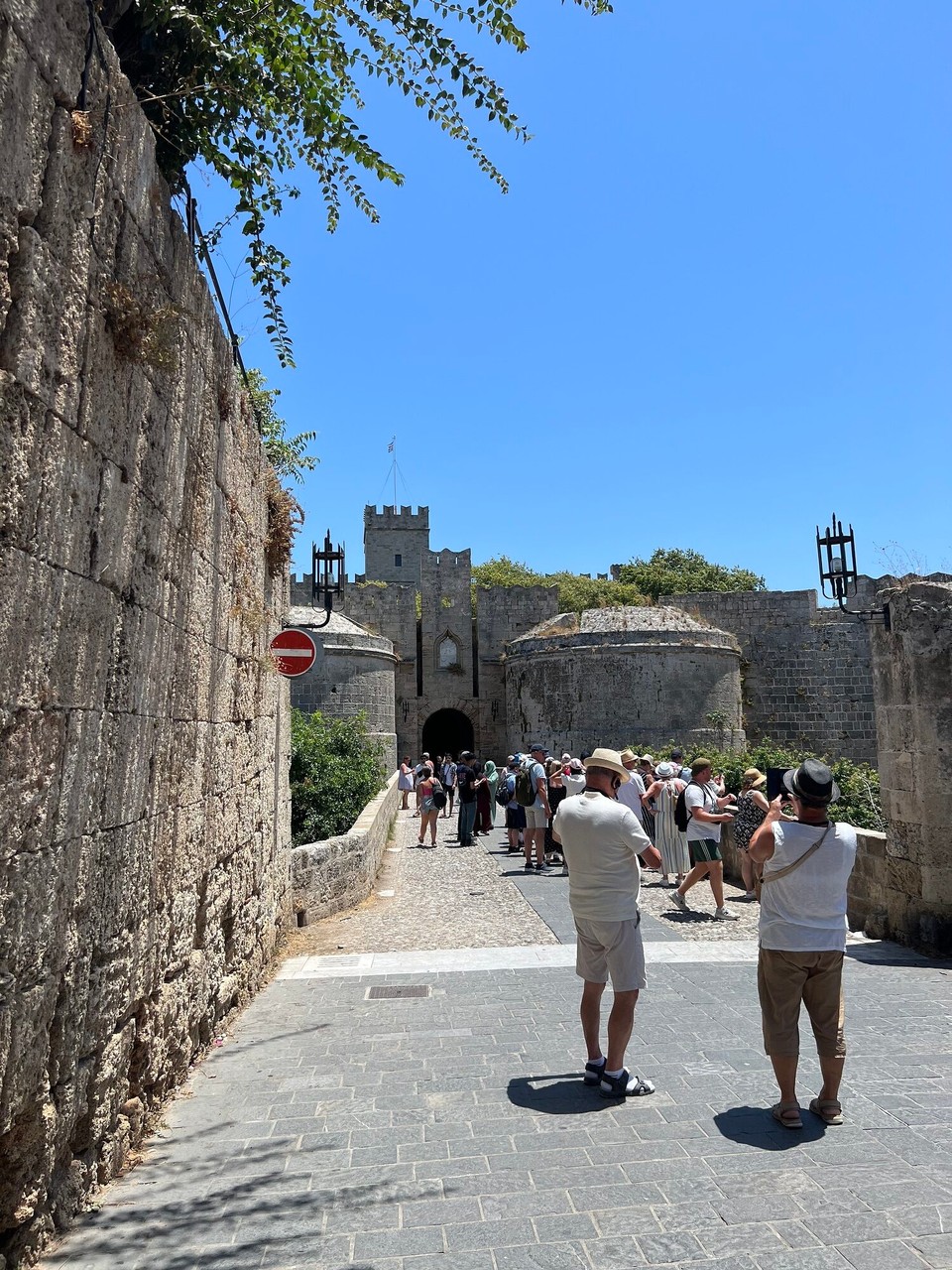 Griechenland - Rodos - Die Stadtmauer und die Tore in die Stadt