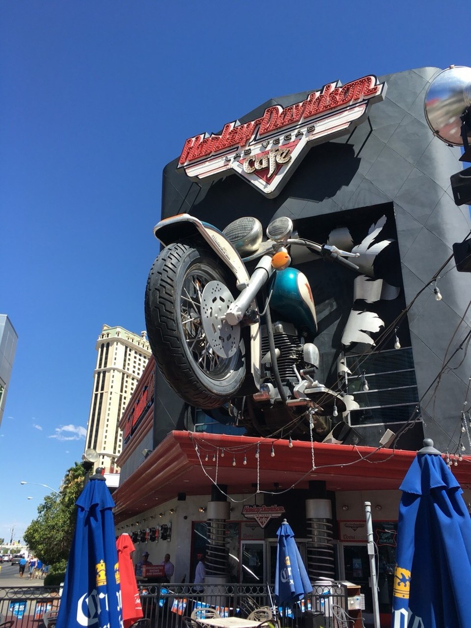 Vereinigte Staaten - Las Vegas - der Las Vegas Strip ist einfach schon ziemlich cool wenn man nur entlang läuft