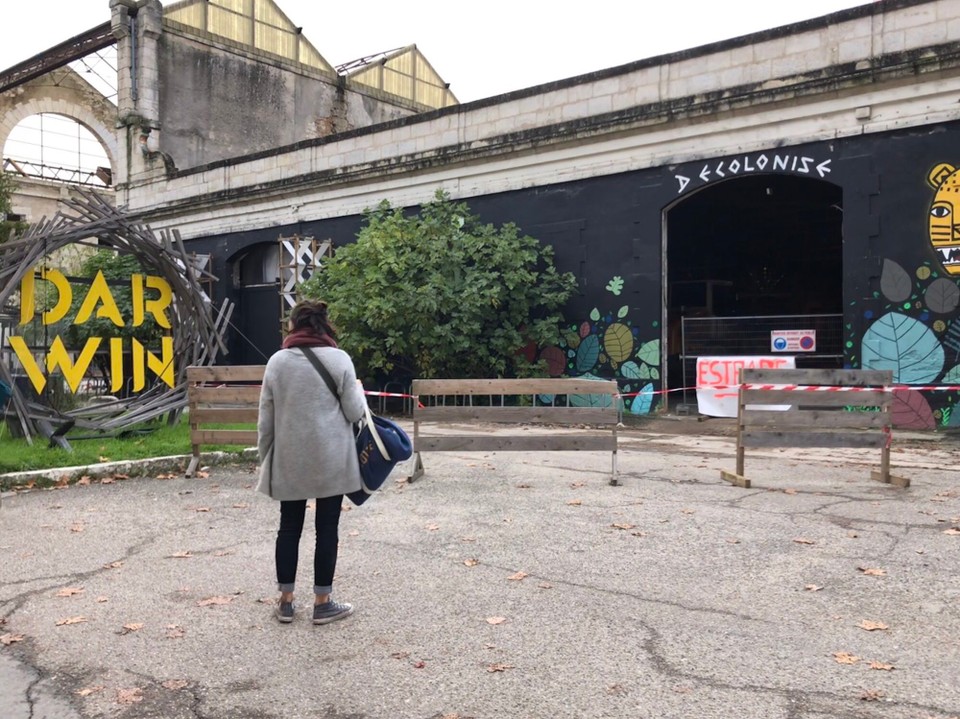 Frankreich - Bordeaux - Der Darwin Park, ein alternatives Viertel voller ästherischer Hippies. Mit Yoga, Massagen, veganem Essen und allem was dazu gehört.