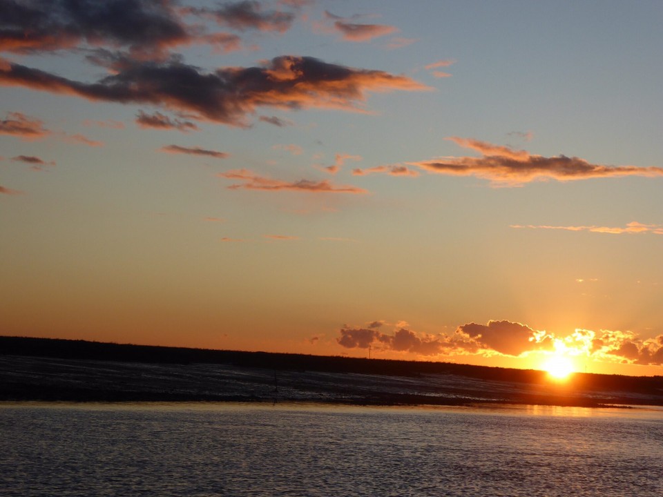 United Kingdom - Colchester - Another beautiful sunset, and a calm evening listening to Amor Towles ‘The Lincoln Highway’.