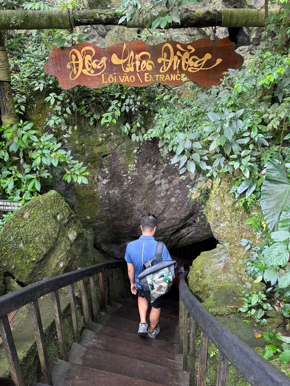 Vietnam - Dong Hoi - Eingang Paradise Cave -grösste Höhle der Welt