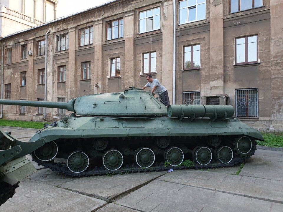 Russia - Yekaterinburg - Luke on a tank