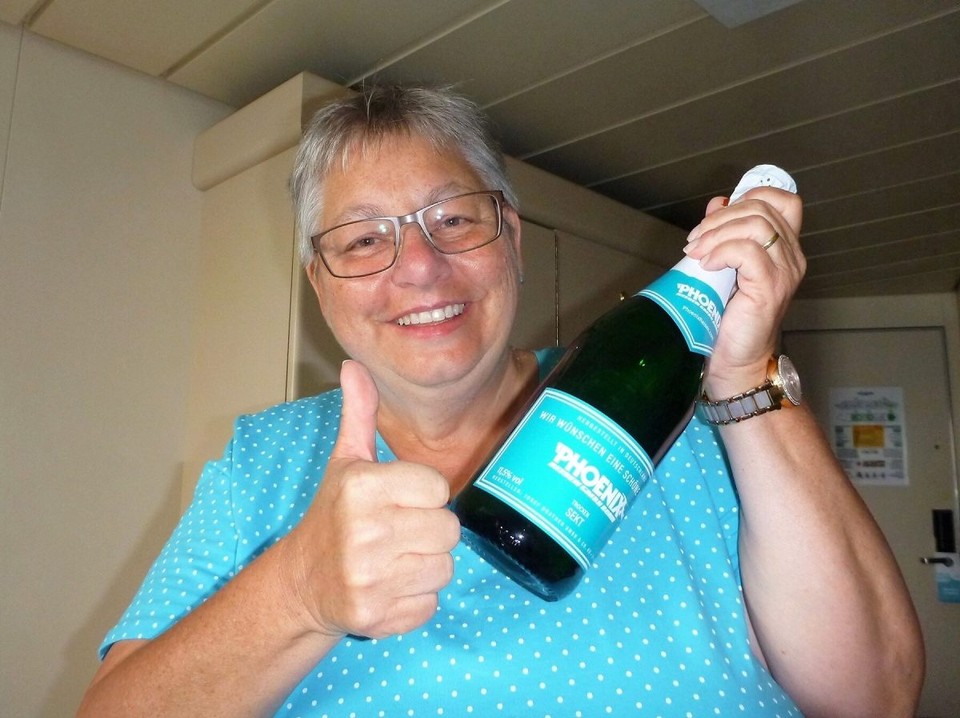 Spanien - Málaga - Glück 🍀 im Spiel! 
1 Flasche Sekt beim Bingo gewonnen 🥂🍾