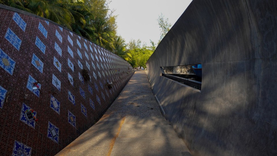 Thailand - Khao Lak - Das Tsunami Memorial