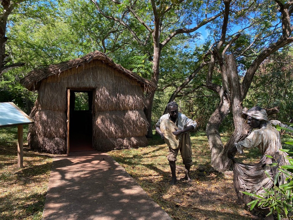 Mauritius -  - Am Wanderparkplatz gab es auch gleich noch ein Museum über die ersten Siedler von Le Morne. Das war sehr interessant.
