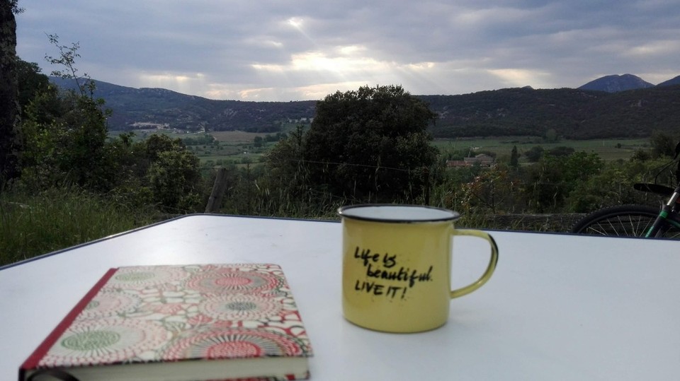 Frankreich - Montoulieu - Tee und Ausblick