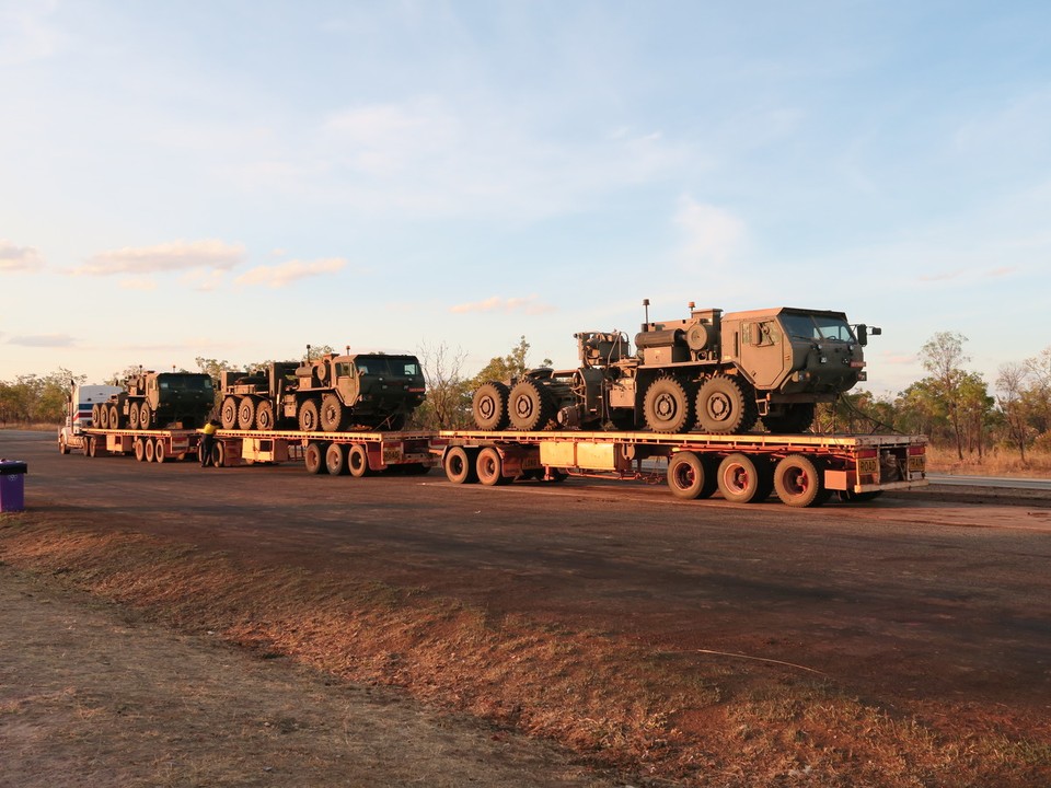 Australia - Karijini - Road train : un parmi d'autres, pas facile a doubler!