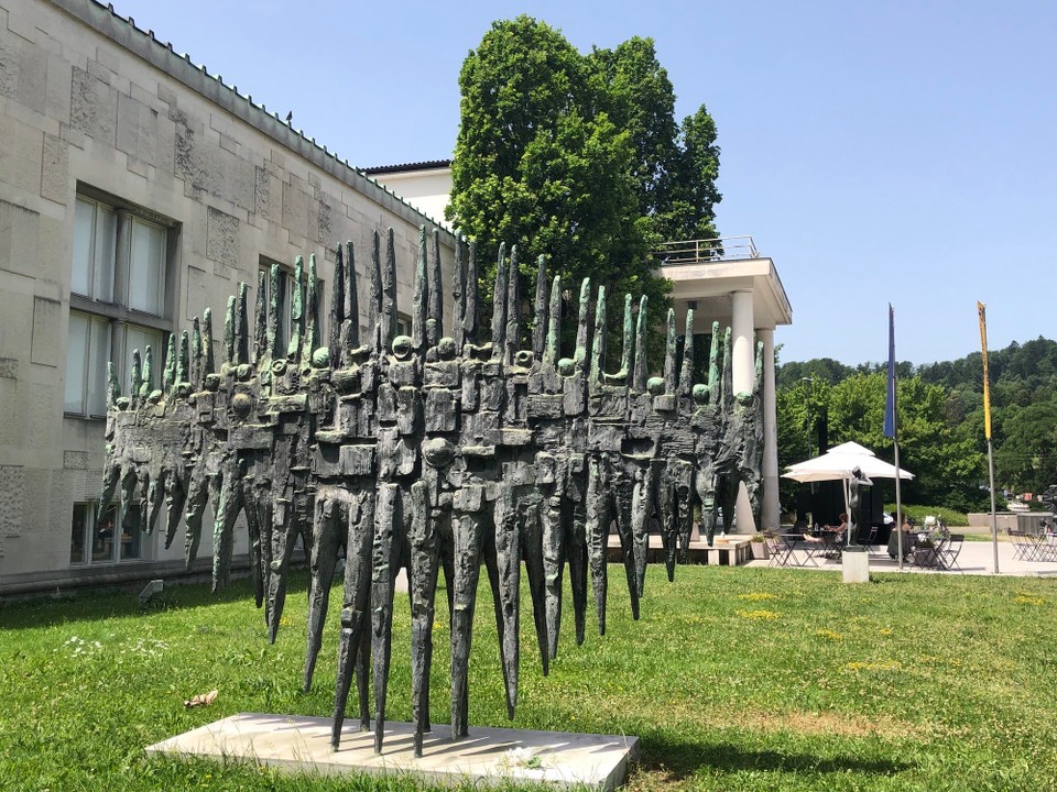 Slowenien - Laibach - Kunstmuseum und Eingang Tivoli Park