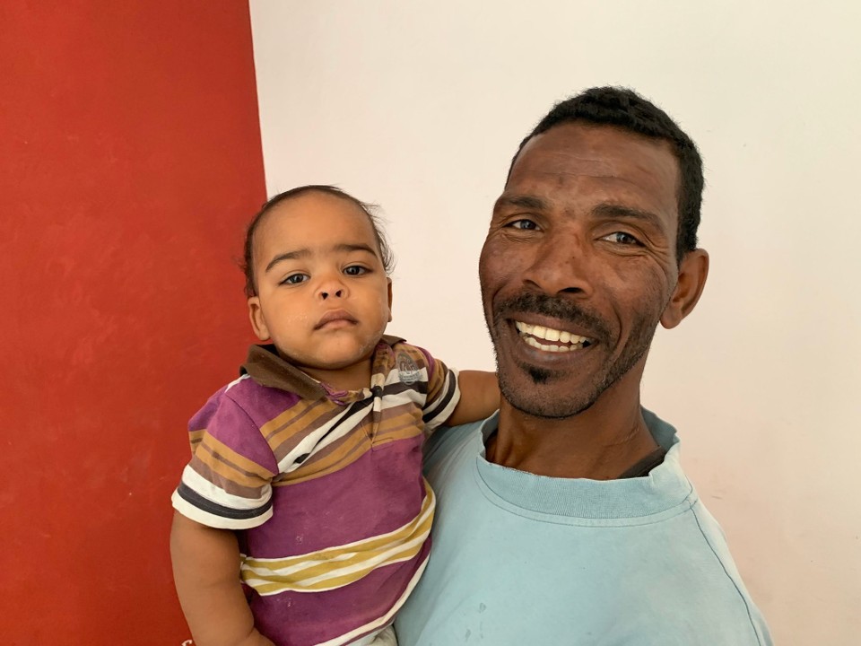 Cape Verde - Cha da Morto - Un papa fier de son fils Miguel 