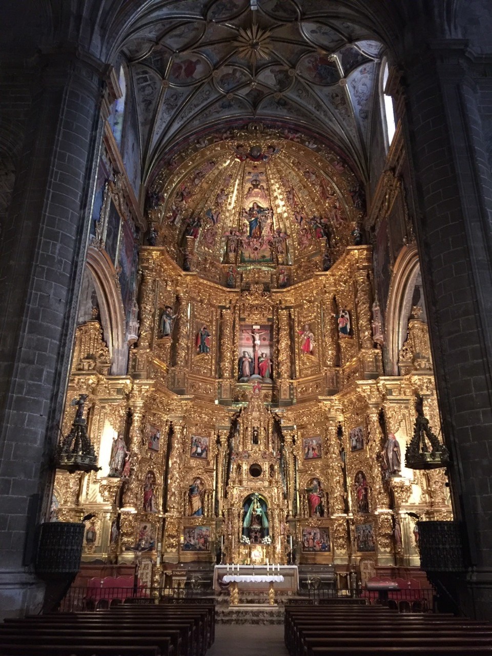 Spain - Navarrete - Iglesia de la Asuncion Navarrete Church alter piece. After it is lit up. 