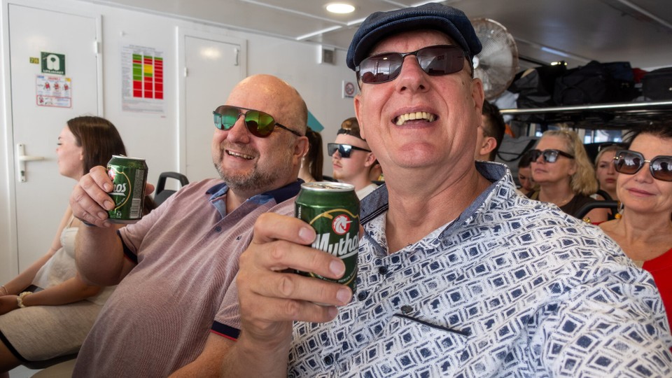 Griechenland - Symi - Falls wir untergehen, schnell noch ein letztes Bier.