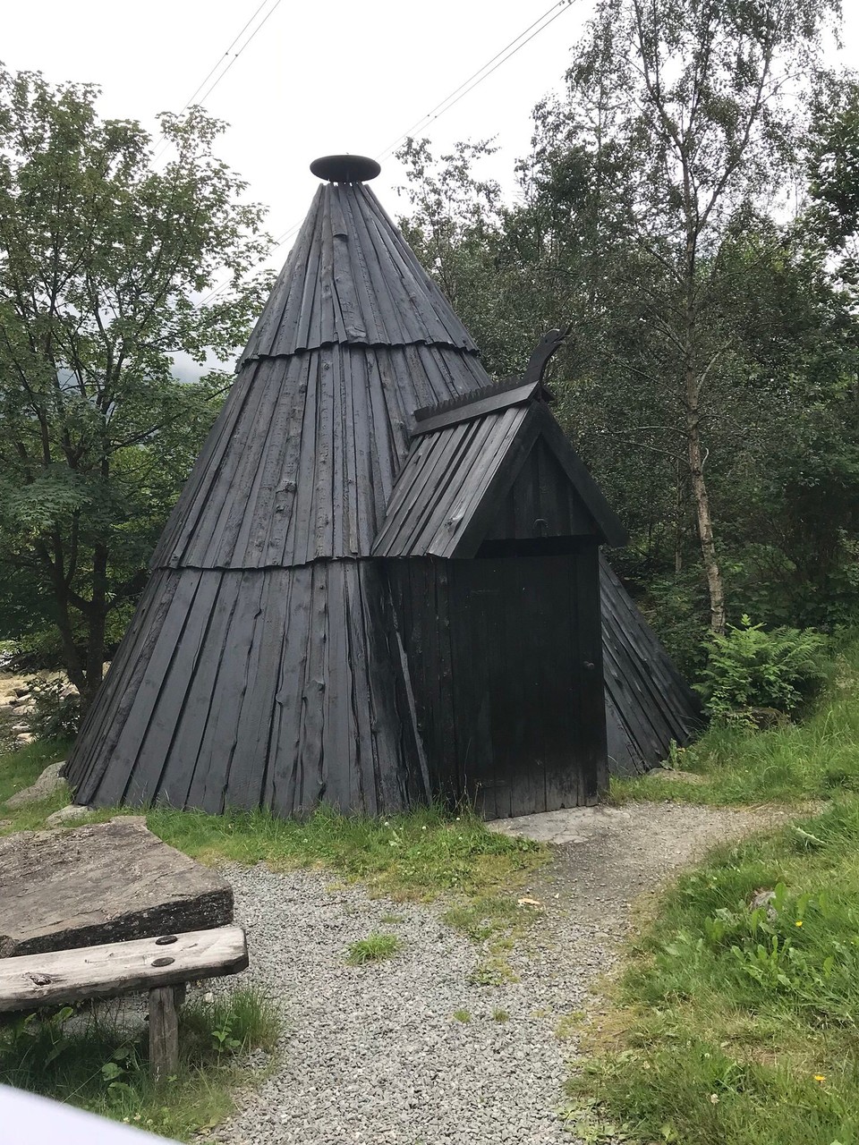 Norwegen - Tysse - Grillhütten dieser Art gibt es jede Menge 