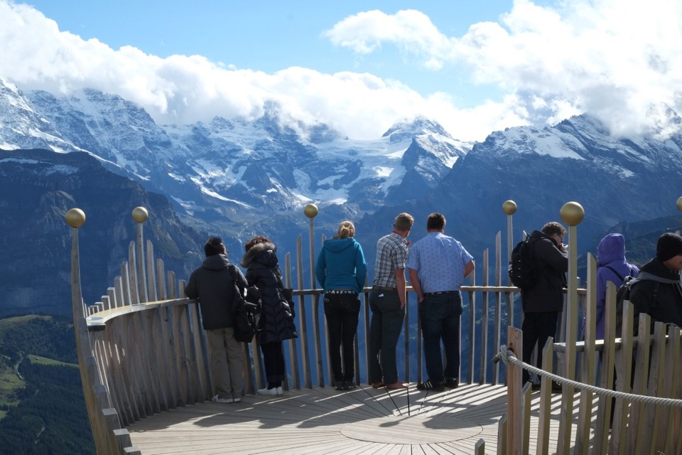 Schweiz - Wengen - Von der Aussichtsplattform auf dem Männlichen hat man eine tolle Aussicht auf das Jungfraumassiv und das Lauterbrunnener Tal.