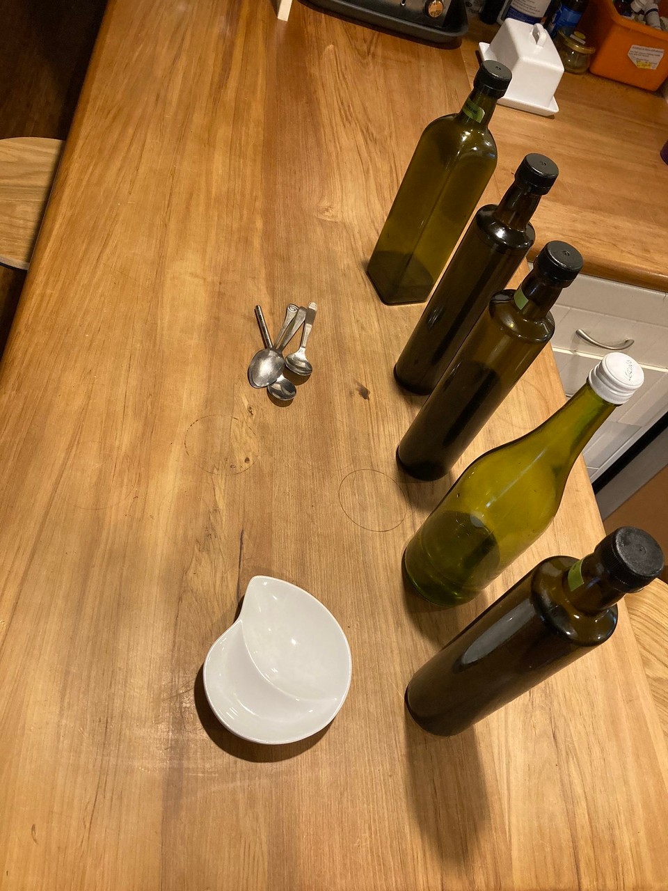 Neuseeland - Picton - Olivenölverkostung - verrückt wie viele verschiedene „Geschmacksrichtungen“ es da gibt